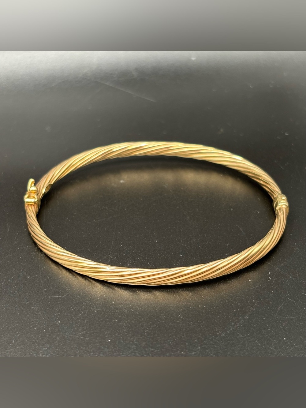 Vintage 10K Yellow Gold Twisted Cable Hinged Bangle Bracelet Italy 4.42g 545 VI